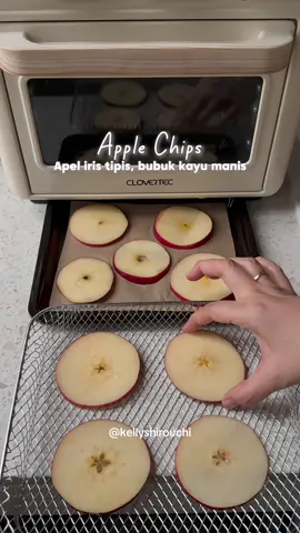 Healthy Snack Ideas 🥬Kale Chips Daun kale, garam, kaldu jamur, olive oil.  Mode 