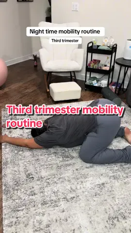 Third trimester mobility routine #mobility #mobilityroutine #prenancy #thirdtrimestermama  
