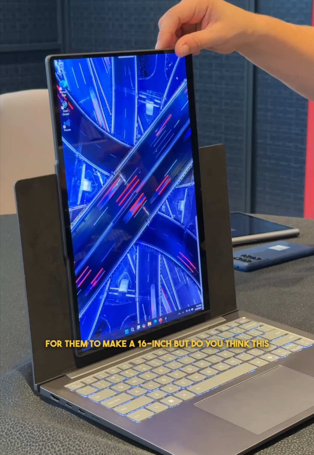 Lenovo showed me this concept laptop you can manually move the screen to a vertical orientation. It's useful for reading web articles or watching vertical content. Would you find a laptop like this useful? @Lenovo 