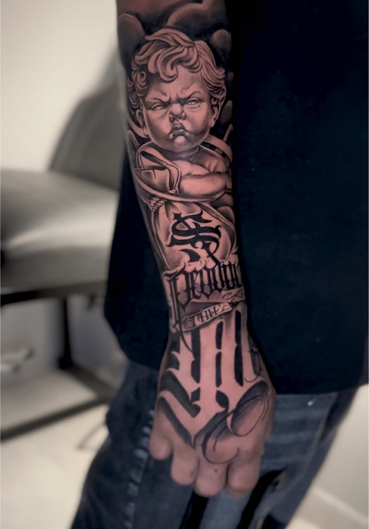 Tatuador en cucuta🔥 Primera sesion de proyecto de manga completa, agenda tu cita al 3243103246 o IG:tattoo_rossi #paratii #foryou #colombia #cucuta #tatuadorencucuta 