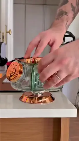 ✨Pote giratório porta-doces! Prático, moderno e perfeito para guardar suas guloseimas 🍬😍 Deixe sua casa mais charmosa e organizada! #Achadinhos #Doces #Organização #ShopeeAchados #CasaDecor   