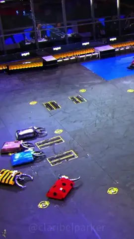 Combating!#battlebots #highlight #combat #sports #robot #satisfying #usa #oddlysatisfyingvideo 