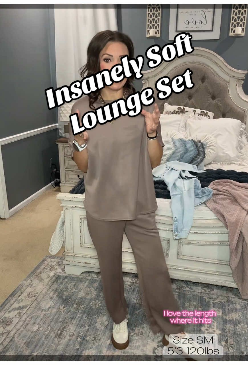 These are just the cutest sets. Extremely soft and comfy. You will thank me! #tiktokshoprestock #christmasgiftideas #fallfreshness #loungeset #2pieceset @OFEEFAN ✝️