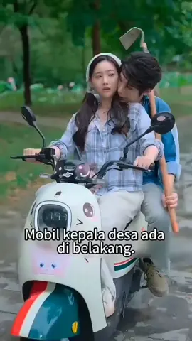 Ketemu Couple ini lagi😍😍 drama baru Zhu Yiwei dan Bai Xinyi, bener ya kalo ketemu orang yg kesusahan mesti ditolong, siapa tau dia CEO yg menyamar kyk cerita di drama ini😁 🤭🤭 #zhuyiwei #zhuyiweibaixinyi #shortdramachinese #fypage #fyp 