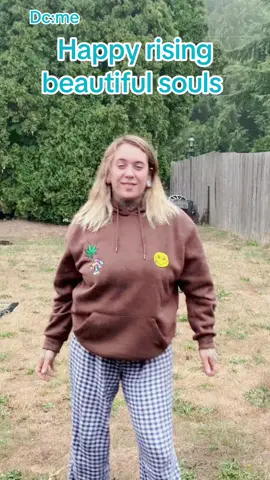 Love dancing in the rain #zooieblaze #dcme