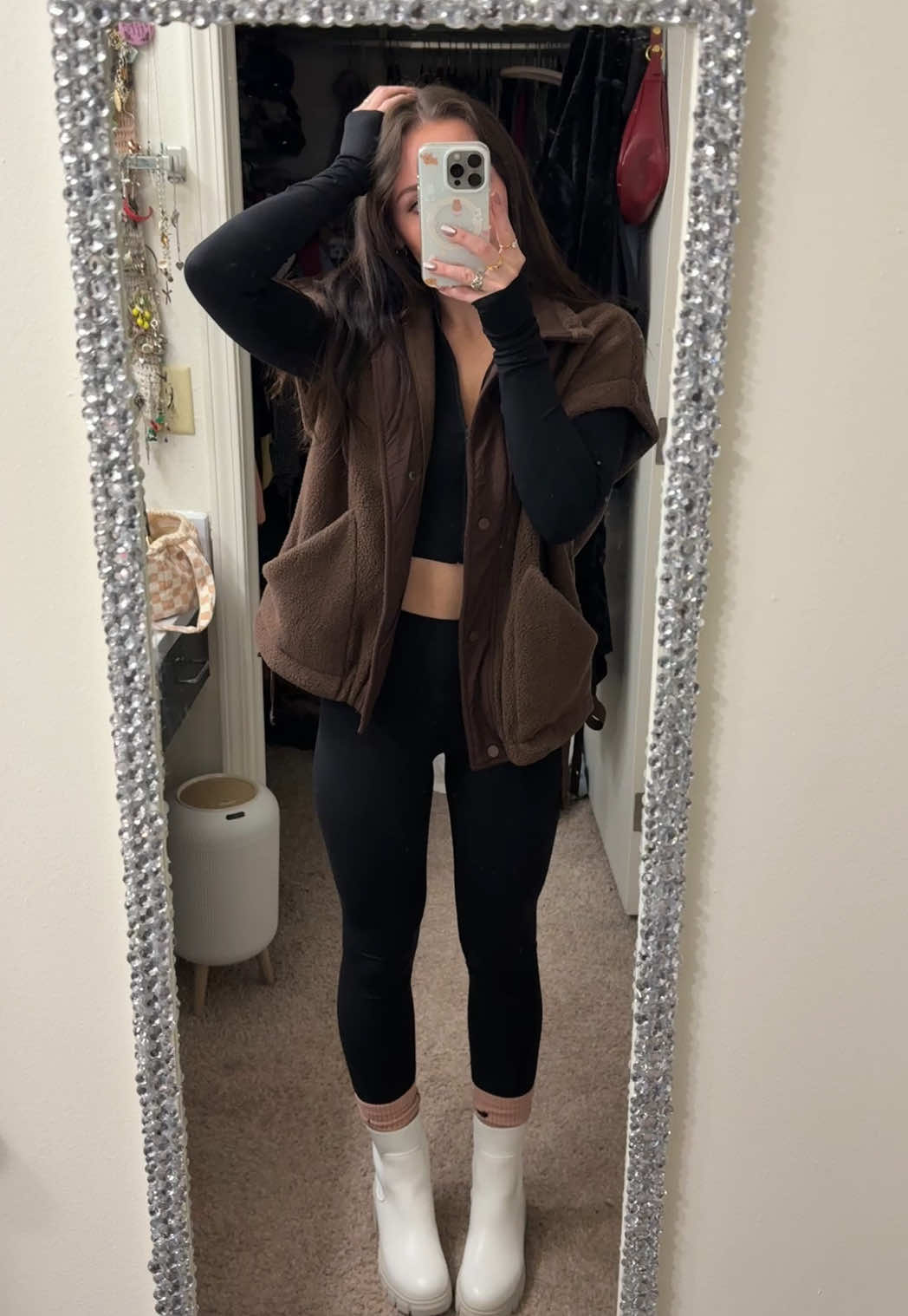 the vests are the move fr fr  #fallfashion #autumnaesthetic #winterfashion #warmclothes #tiktokshopcreatorpicks 