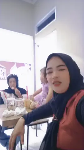 #liburan bersama anak cucu ngerayain cucu ultah yng ke 2 thn