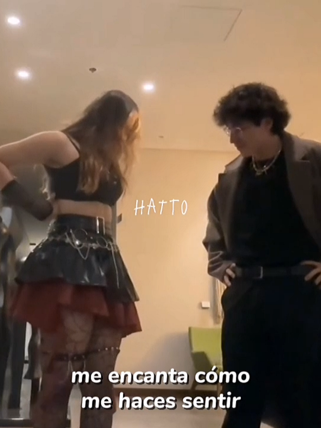 jutiiiiitooooo me encontré esta canción, jutiiiiitooooo #foryou #sinoloveonolocreo #humor #apañoconmisojos #CODIGODISIMULO @GlogloKing @Emikukis 