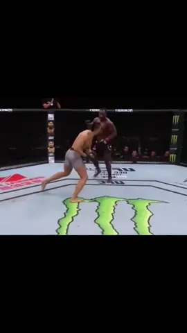 Những pha knockout đối thủ của Johnny Wakel, thánh cằm giấy khiến ai cũng phải há hốc #mma #UFC #foryou #fyp #johnnywalker 