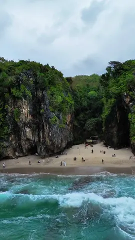 Kamu pake baju warna apa? 📍pantai goalangir, sawarna, banten #pantaisawarna #pantaigoalangir #pesonagoalangirresort #pondokpesonagoalangir #penginapansawarna 