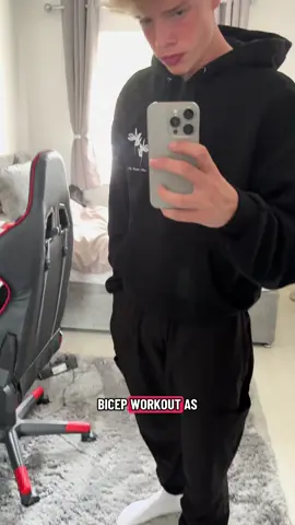 model x influencer’s bicep workout | 2-3 sets for 8-10 reps | @Prada #model #influencer #GymTok 