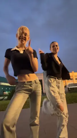 Пять минут назад одна орала, а вторая ревела 