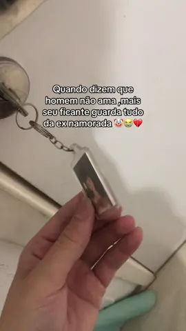Ele claramente ainda ama ela,não tentem jamais competir com o amor da vida de alguém ,ele ainda espera por ela mesmo depois de 2 anos …..perguntei a ele se ele estava disposto a jogar essas coisas fora pra ter um recomeço comigo ,ele nem pensou 2 veses e disse que NÃO estaria disposto pq ele ainda ESPERA por ela ,mesmo eles n estando mais juntos ….ou seja ela sempre será o amor da vida dele . #amor❤️ #relacionamentoserio 