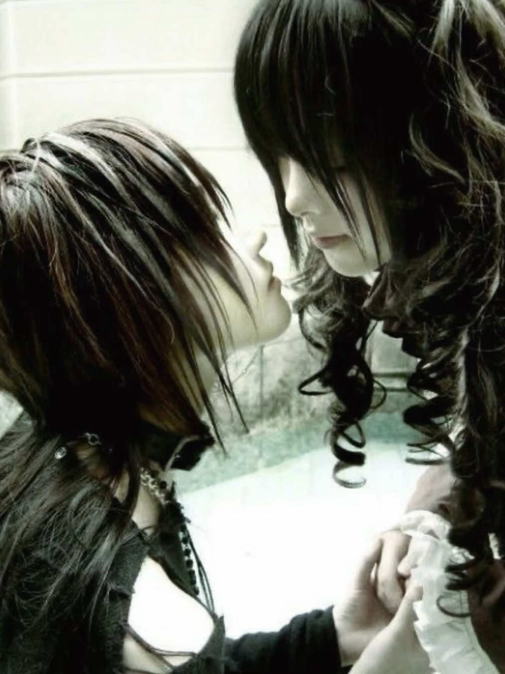 I adore this photoshoot so much #vkei #visualkei #jrock #alt #plastictree