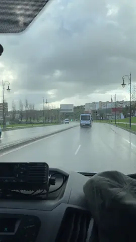 There’s a special joy i find in every ride in the work car💓 Enjoyyy ur time🤘🏻