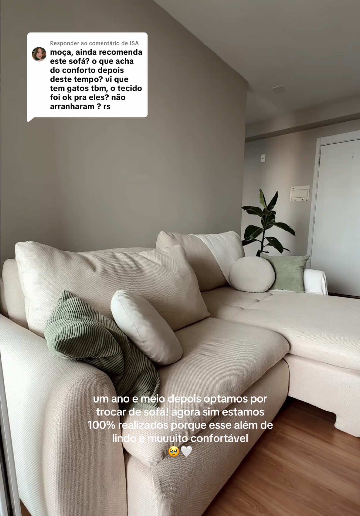 Respondendo a @ISA minha dica pra quem tá trocando de sofá: optem pelo CONFORTO, não só estética! então sim, me arrependi de ter comprado aquele outro que postei aqui 🫣 #fy #sofa #sofaretratil #salaaconchegante #decoracao 