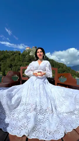 Nə yaxşı ki doğuldun və mənim həyatımdasan. Eqoistlik kimi çıxmasın amma həqiqətən də sən mənim həyatımda olmasaydın bəlkə də bu qədər uğura imza ata bilməzdim . Sən gözəl insansan Günay . Həmişə sağlam ol . Birgə xoş ,gözəl ,sağlam illər sürək . İnan , mənim olmasaydın da səni tanıyan bir insan kimi sənə hər zaman gözəl duyğular bəsləyəcəkdim çünki sən həqiqətən də hər şeyin ən yaxşısına laiqsən ! @GunayZaur 