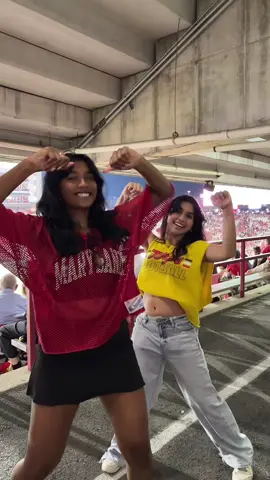 LAST ONE I SWEAR, had to hit it again with the yellow to my red 🐢❤️💛 #duo #dance #umd #maryland #dancer 