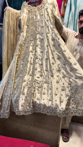 All designers dresses 👗 💯  Shipping worldwide 🌎✈️ #bridaldresses #bridalmakeup #fyp #adnantajdeigner #unfreezemyacount 