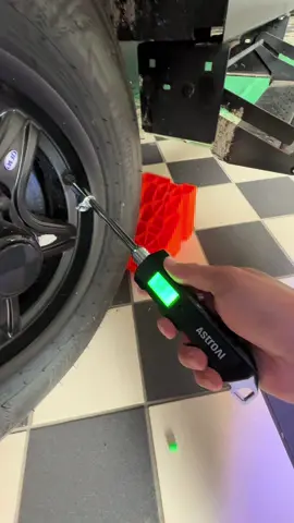 Digital High Pressure Tire Gauge #tire #tiregauge #semitire #checktirepressure 