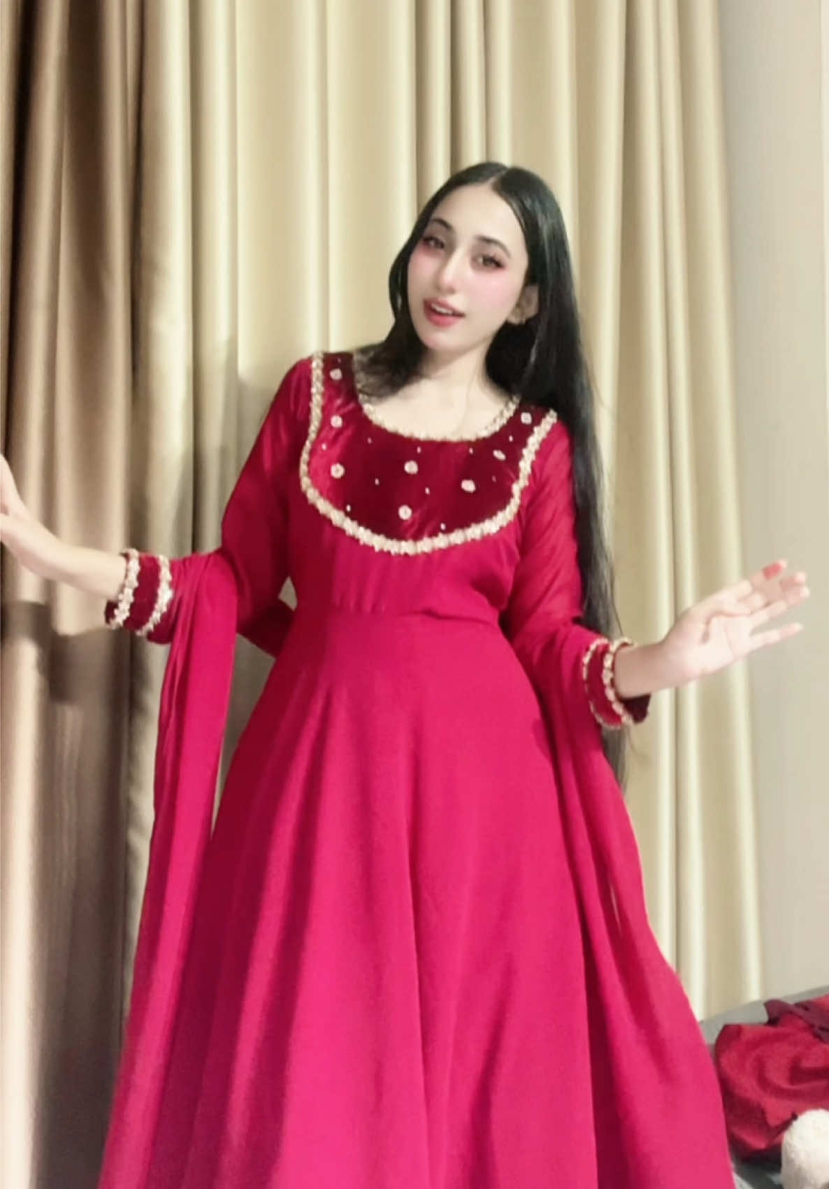 This beautiful dress:@Stargirlsattire #fypシ゚ #foryou #unfrezzmyaccount 
