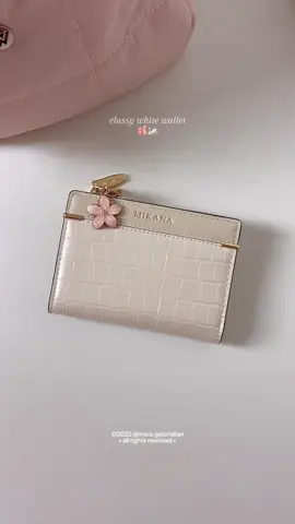 Replying to @ellie yesss, such a dreamy and pretty wallet !! 🥹🤍 #mikanawallet #koyomi #bifoldwallet #shortwallet #maragatchalian @Mikana 