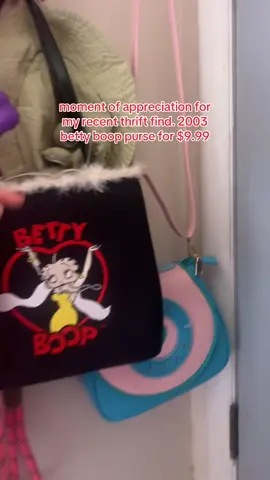 stop it i’m obsessed with her. betty boop is so camp for me #houseplantmother #fyp #thrifting #bettyboop #thriftfinds 