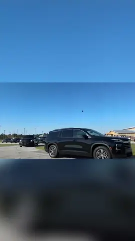 Federal agents raided a Georgia plant, arresting hundreds of workers. Some tried to escape, but around 475 were arrested for working illegally. #immigration #ICE #Georgia #raid #arrests