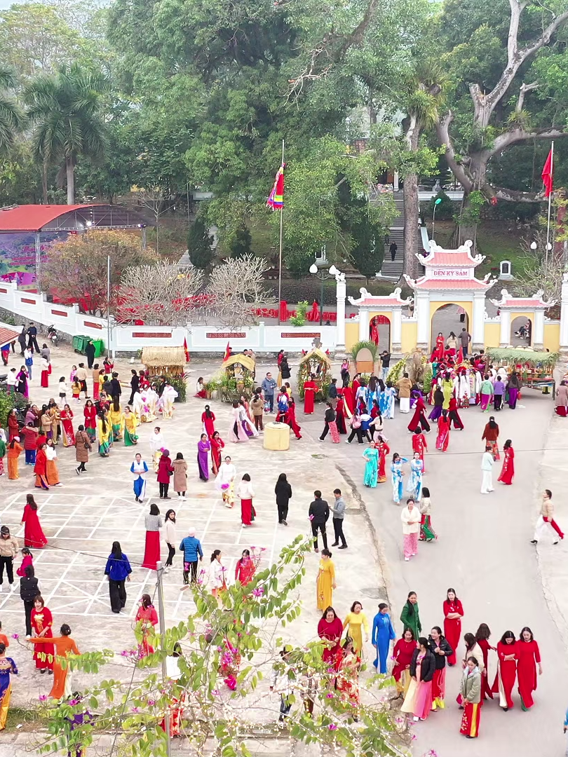 Ngày hội áo dài của chị em phụ nữ tại Đền Kì Sầm năm 2024 #caobang #travel #dulich #womenday