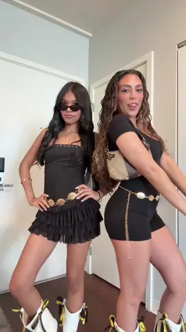 black out game dayyy 🖤💛#ucf #tailgate #florida #college #OOTD 