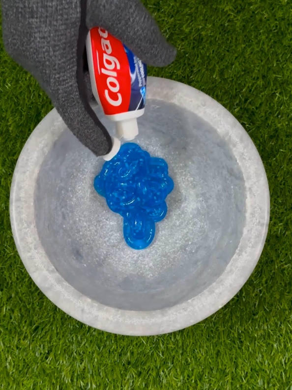 Guess final results for crushing 😱 #asmr #satisfyingvideos #experiment #crushing #toothpaste 