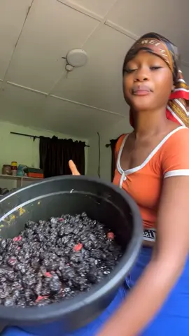 Brigthen black soap now available. Send us a dm to get yours .