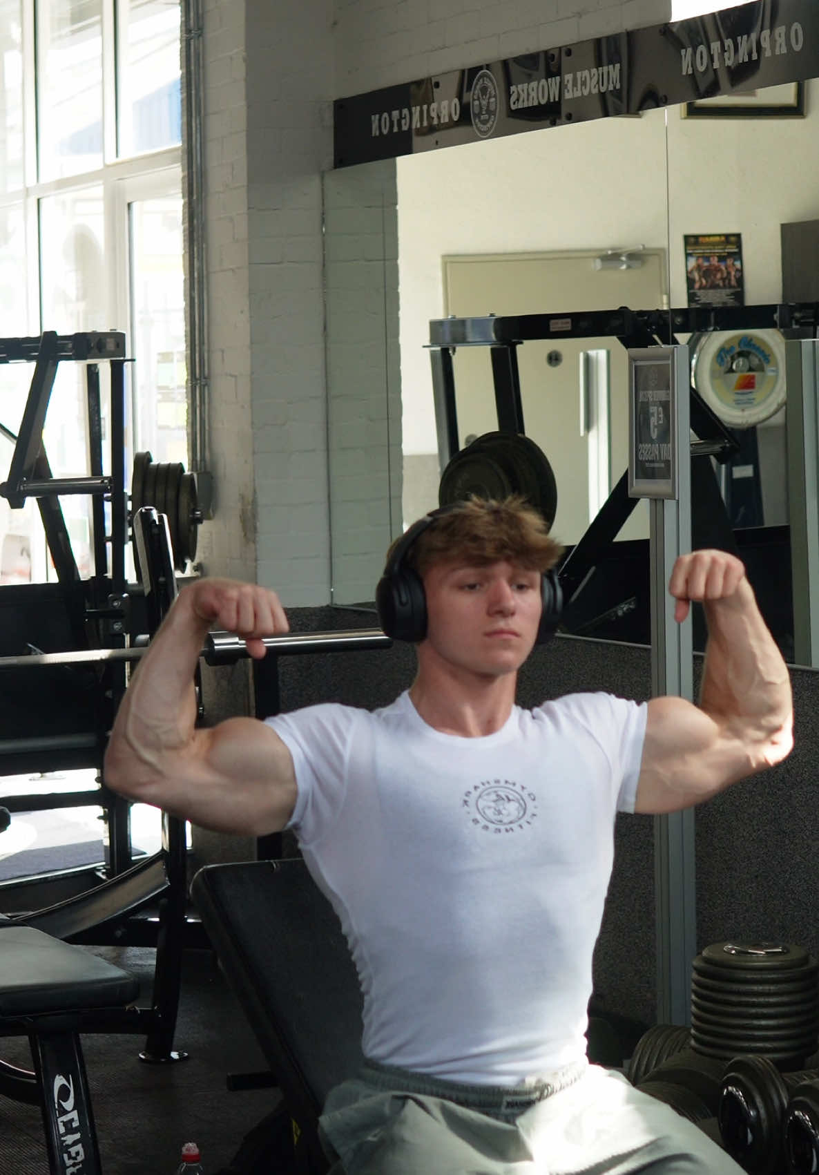 Tricep to bicep ratio is nuts #fyp 