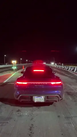 Porsche Taycan  Noche de 1/8 en la pista de autódromo GT. Todos los sábados de 8pm a 1am un espacio seguro y controlado en donde puedes venir a disfrutar de tu vehículo con tus amigos!  #AutodromoGt #Villacanales #taycan #porsche #electricpower 