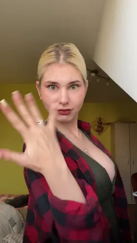Я начну снова вести свой блог если он будет монтировать мне каждое видео🤨