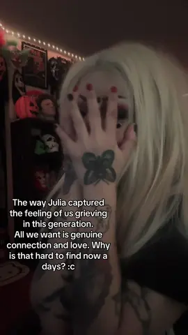 One day but not today lmao ,  @juliawolfnyc , ily🖤 #956rgv🌴 #mexicanalt #juliawolf 