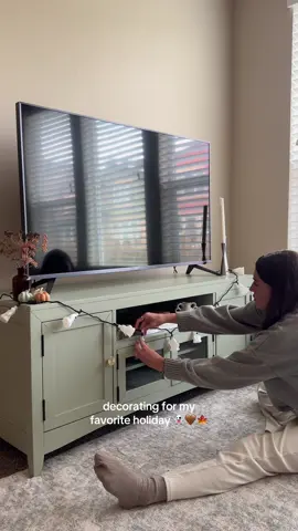 Be proud of me cause I didn’t buy a single Halloween decoration this year!!! #halloweendecor #homedecor #falldecor #halloween #vintagedecor 