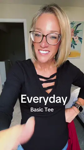 #everydaybasics #vnecktshirt #longsleevevneck #vneckshirt 