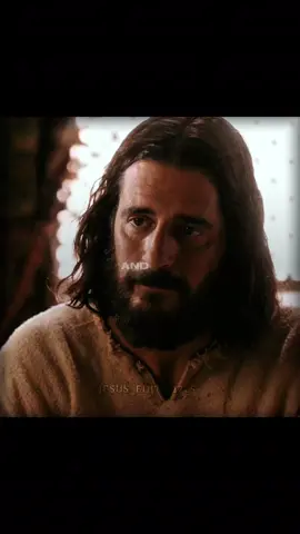 Jesus didn’t just say to love, He showed us what real love looks like. He fed the hungry, healed the sick, forgave those who mocked Him, and even prayed for the people who nailed Him to the cross. In Matthew 25:31–40, He tells us that when we serve others, we are serving Him. And in John 13:34, He gives us a new command: ‘Love one another as I have loved you.’ That means loving not only the people who are easy to love, but also those who hurt us or don’t love us back. Jesus’ love never gives up, and He calls us to love like that too. ✝️❤️ #Jesus #edit #xyzbca #fyp #thechosen 