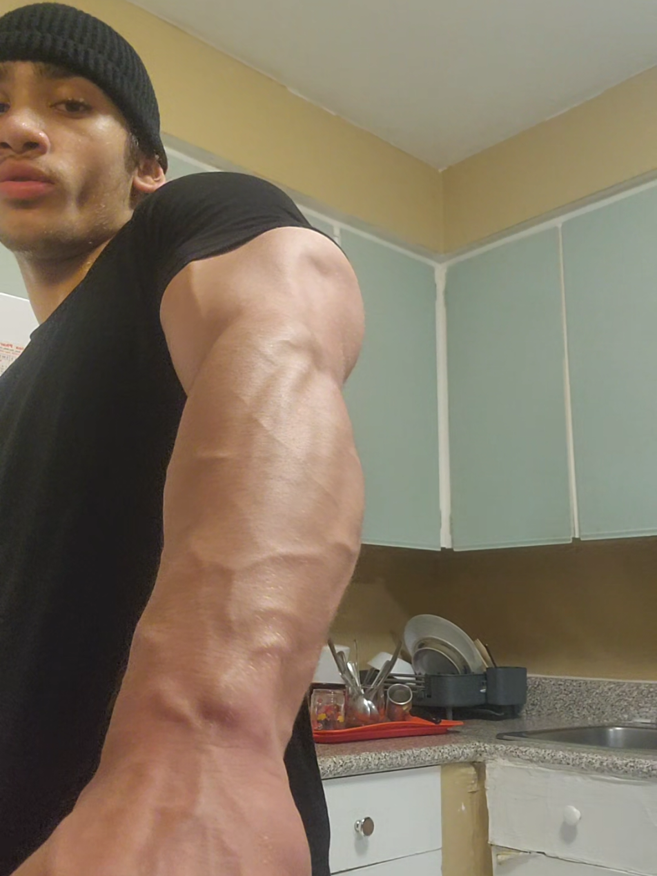 Im hungry. #fyp #calesthenics  #foryoupage #gym #viral 