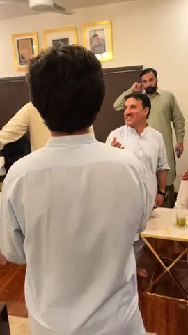 تمام اہل امہ  جشن عید میلاد النبی  بارہ ربیع الاول بہت مبارک ہوں ، نفسی نفسی کی صداؤں میں امتی امتی پکارنے والی کائنات کی عظیم ہستی پر کروڑوں اربوں درود و سلام!! صلی اللہ علیہ والہ وسلم ۔  #sk #sadiqkhanadozai❤️  with #fan #friend  and othe #guest 
