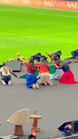 Juntas orando pelo nosso país #juntas2025 #juntas #juntasconference #camilabarros #midialima 