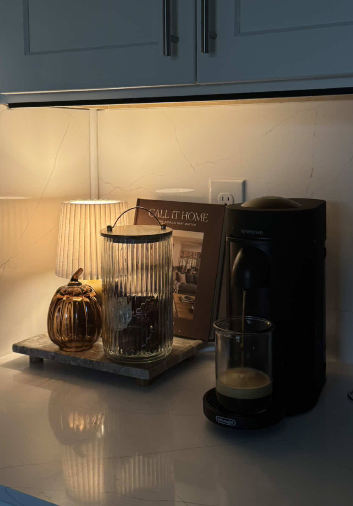 I love decorating for fall 🤎🏡 all my favs are 🔗 in sf #homedecor #Home #amazonhome #amazonhomefinds #amazon 