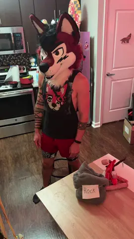 It’s pissing me off bro @Wolf Ezo  #furrytiktok #furrycommunity #furryfandom #furrys #marcusthewormvr 