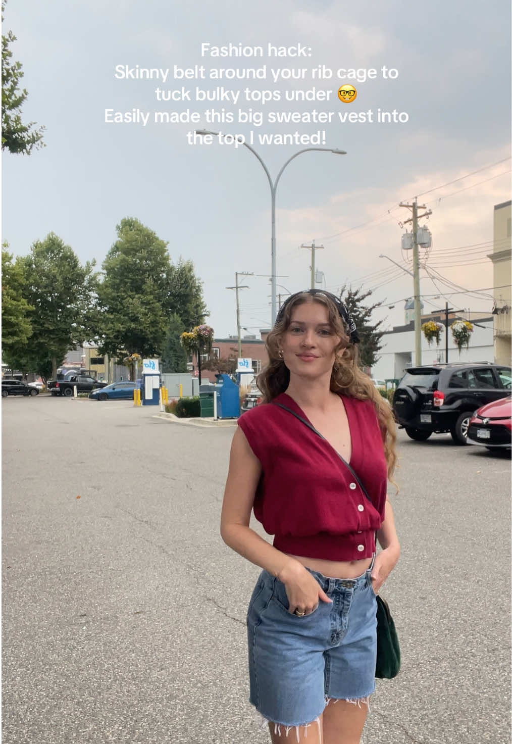 Another tip: choose the ugly parking lot for your outfit video to have no people around 😀 #fashionhacks #fashiontips #bandana #thriftedoutfit 