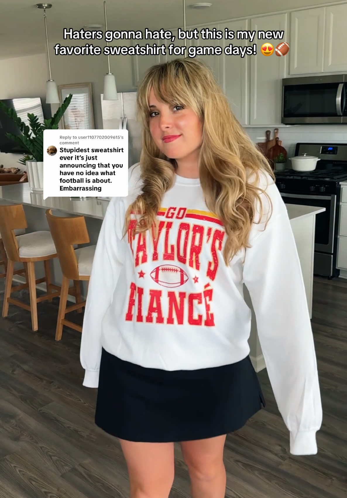 Replying to @user1107702009615 goooo Taylor’s fiancé! 🏈✨ #kansascity #football #traviskelce #taylor #swifties 