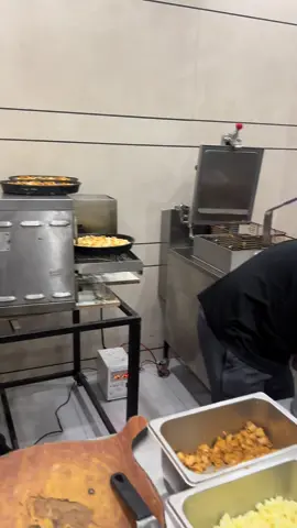 🍔 MetroBites Lahore — Main Branch Serving flavour-packed bites & good vibes in the heart of Lahore Fresh • Fast • Fun ✨ 📍 Lahore, Pakistan#foryou #foryoupage #fyp #viral #metrobites 