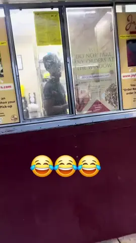“When That One Customer Pulls Up to the Drive-Thru Last Minute 🤦‍♂️🍔 Watch What the Cook Does 😂🔥” We’ve all seen it — that customer who waits until the very last second to roll through the drive-thru. But this time, the cook’s reaction is pure comedy gold. From the facial expressions to the body language, you can’t help but laugh at how real this moment is. Late-night shifts always come with surprises, but this one will have you cracking up. Try not to laugh challenge… accepted! #DriveThruComedy #LateNightLaughs #CookLife #TryNotToLaugh #ViralMoment