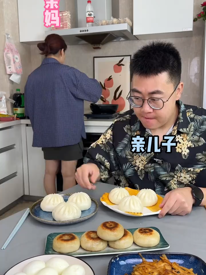 #Foodfunny #Foodie #Couple #asmrsounds #eatings