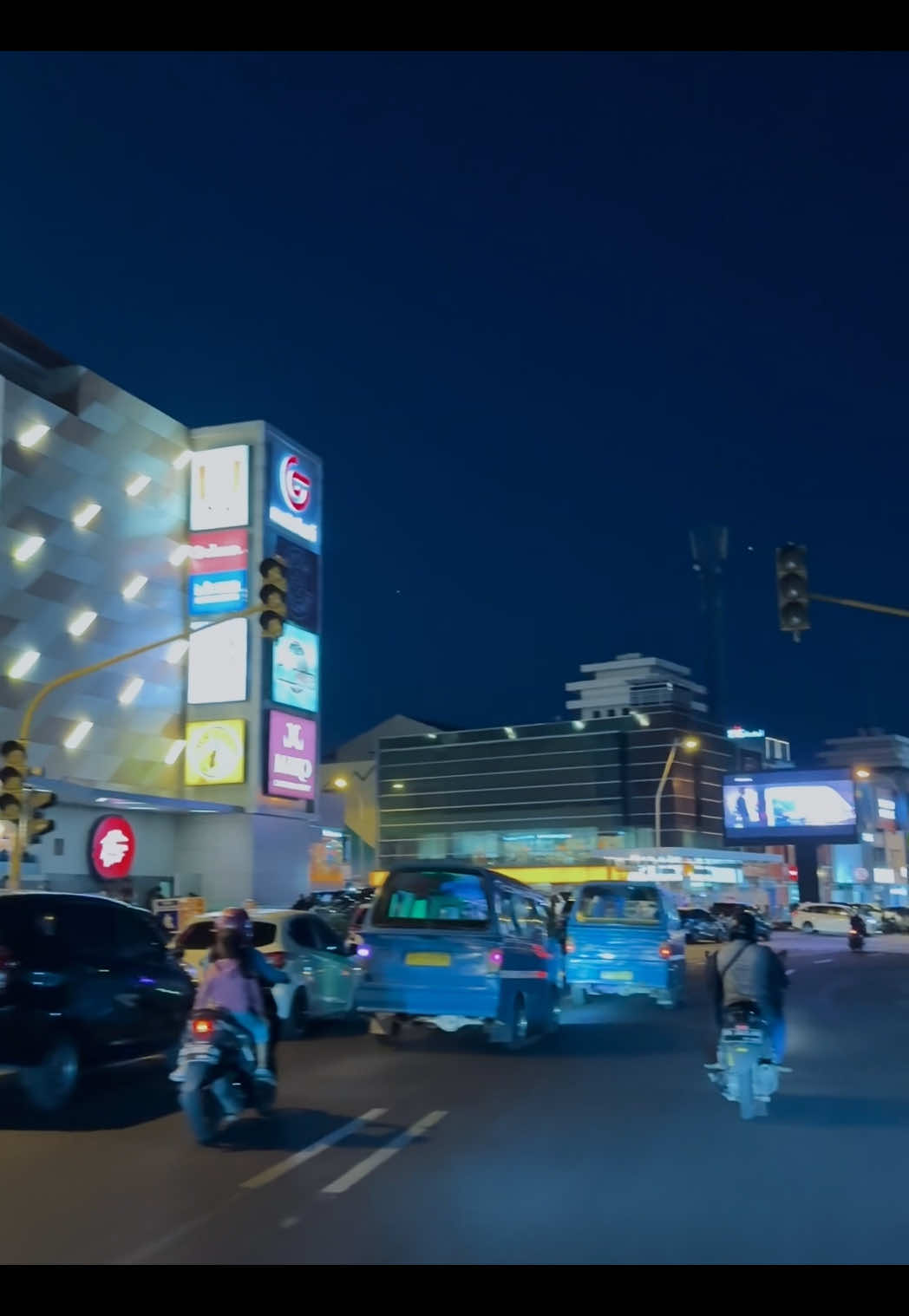 #manado #manadopunya #vibessad #galau #sulutviral #viralvideo #xybca #4u #kotamanado #promoseruweekend #fyp #nightlife 